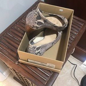 Elegant Cole Haan wedge sandal size 9.5 BUNDLE available! Ask 4 details